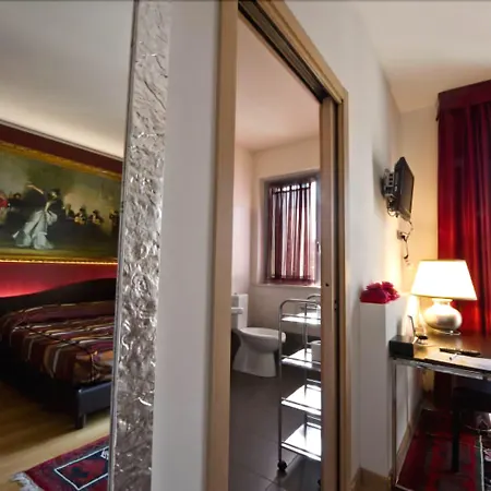 La Grotta 3*