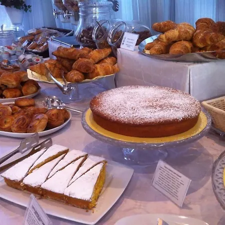 拉格洛塔酒店 3*