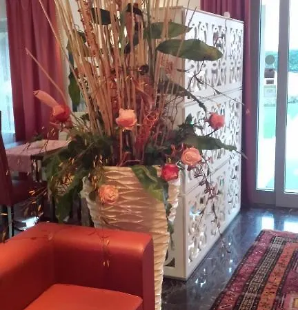 Hotell La Grotta 3*