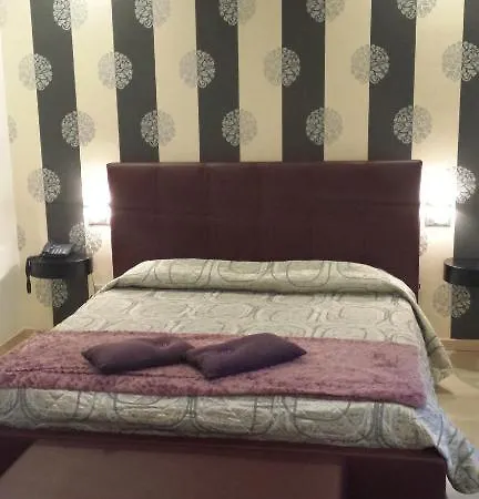 מלון La Grotta 3*