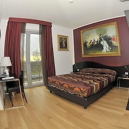 La Grotta 3*