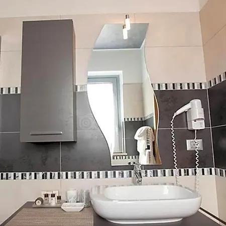 La Grotta Hotel 3*