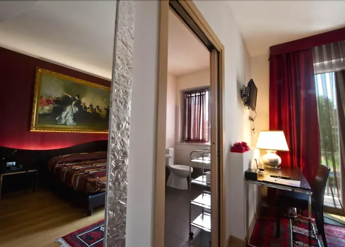 La Grotta 3*